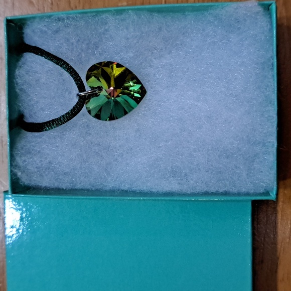 Sunlight Garden Crystal Heart Necklace - Picture 4 of 6